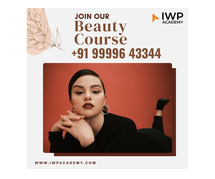 Best Makeup Degree course in Delhi