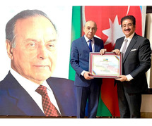 Sandeep Marwah Appreciated by Ambassador of Azerbaijan for Five Years of Operation