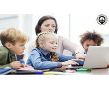 "Montessori's Tech Embrace: Elevating Training Acceptance"