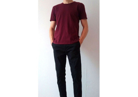 Why should we wear Maroon T shirt with black pants?