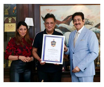 Sandeep Marwah Honored by  International Book of Honour, London UK for Promoting International