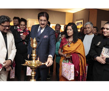 Sandeep Marwah Appreciates the Art Show at India Habitat Centre