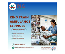 King Administers Medication in the Train Ambulance if it's required in Kolkata