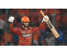 Who hit the most sixes in an IPL season as an uncapped batsman?
